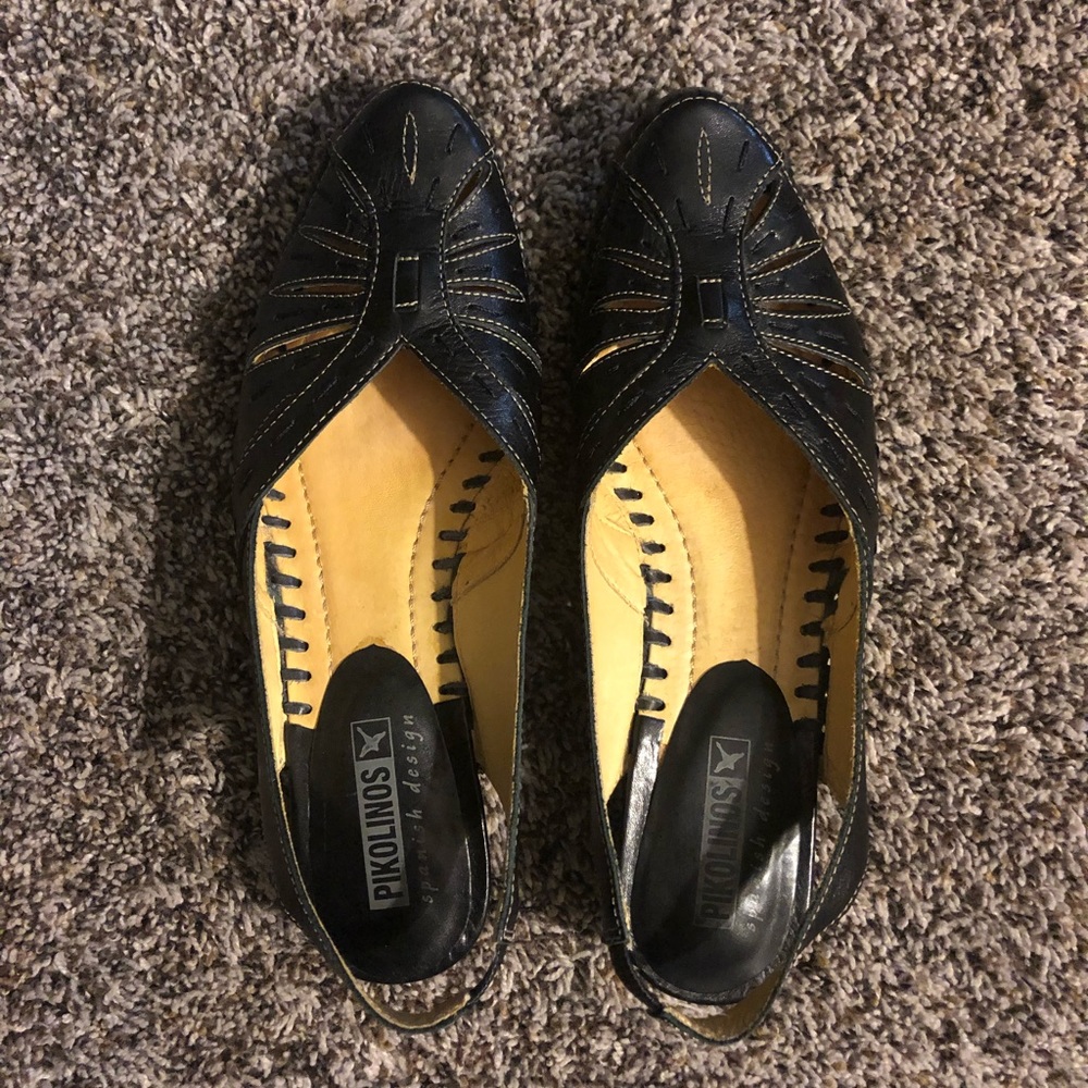 Black Leather Pikolinos